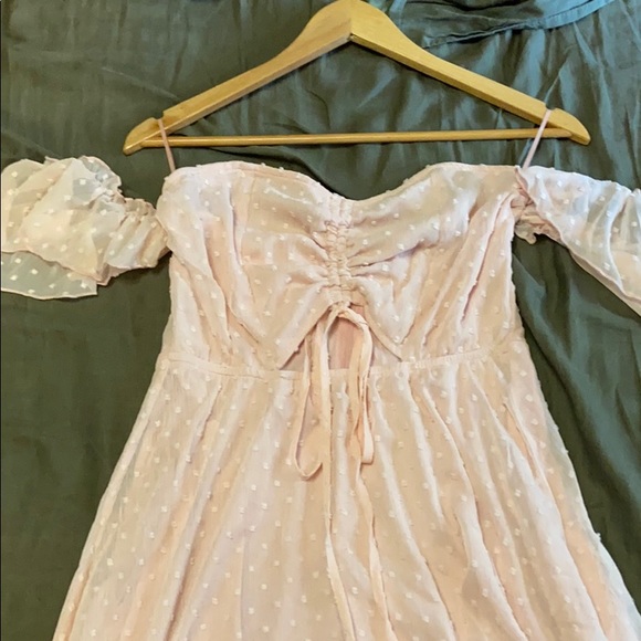 Keyhole Pink Dot Peekaboo Dress - Picture 4 of 4